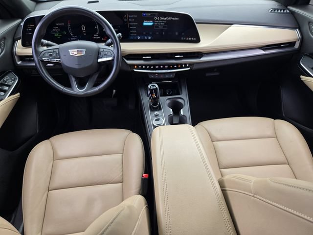 Used 2024 Cadillac XT4 Luxury w/ Cold Weather Package FWD image 13
