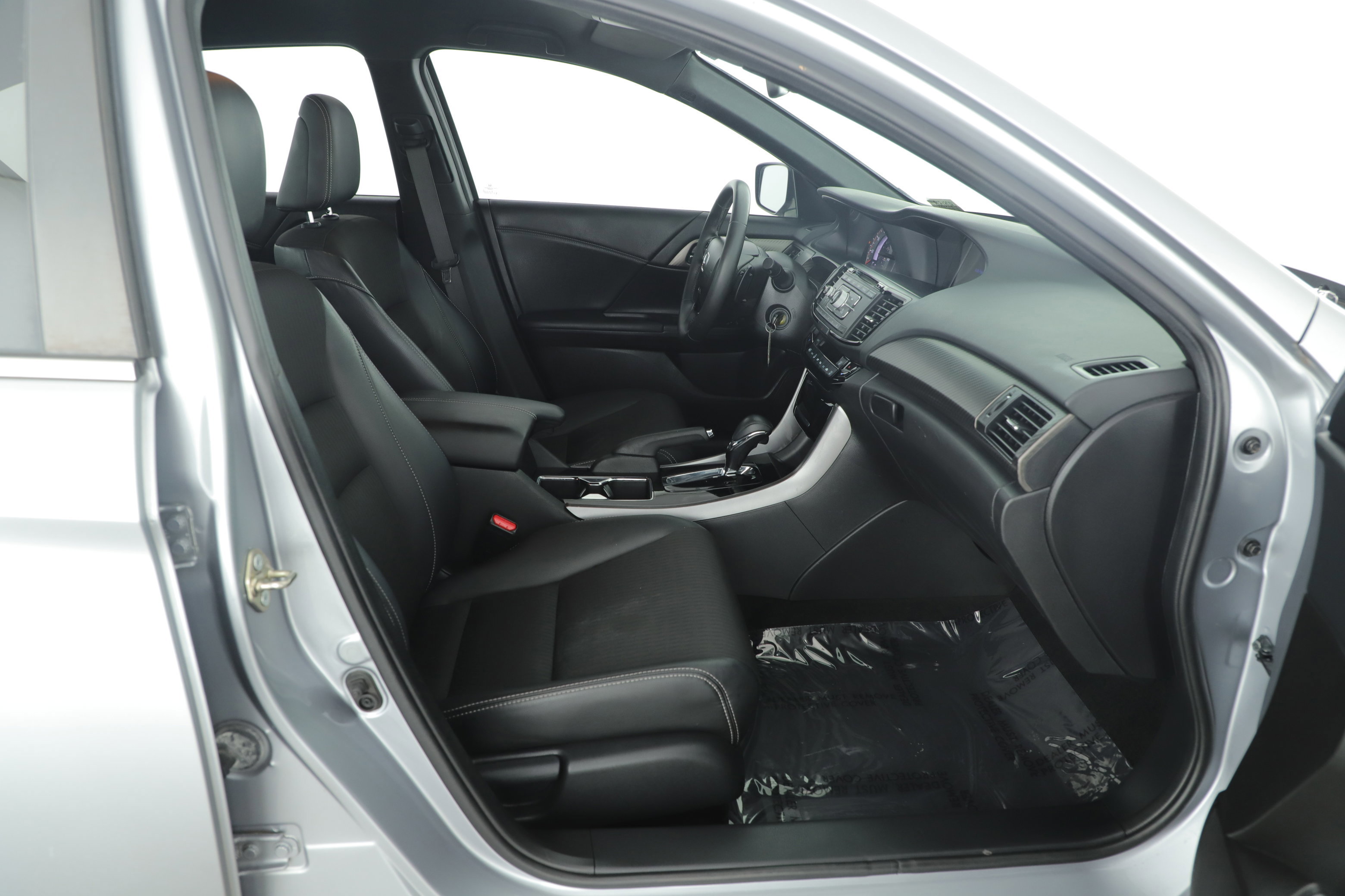 Used 2017 Honda Accord Sport image 11