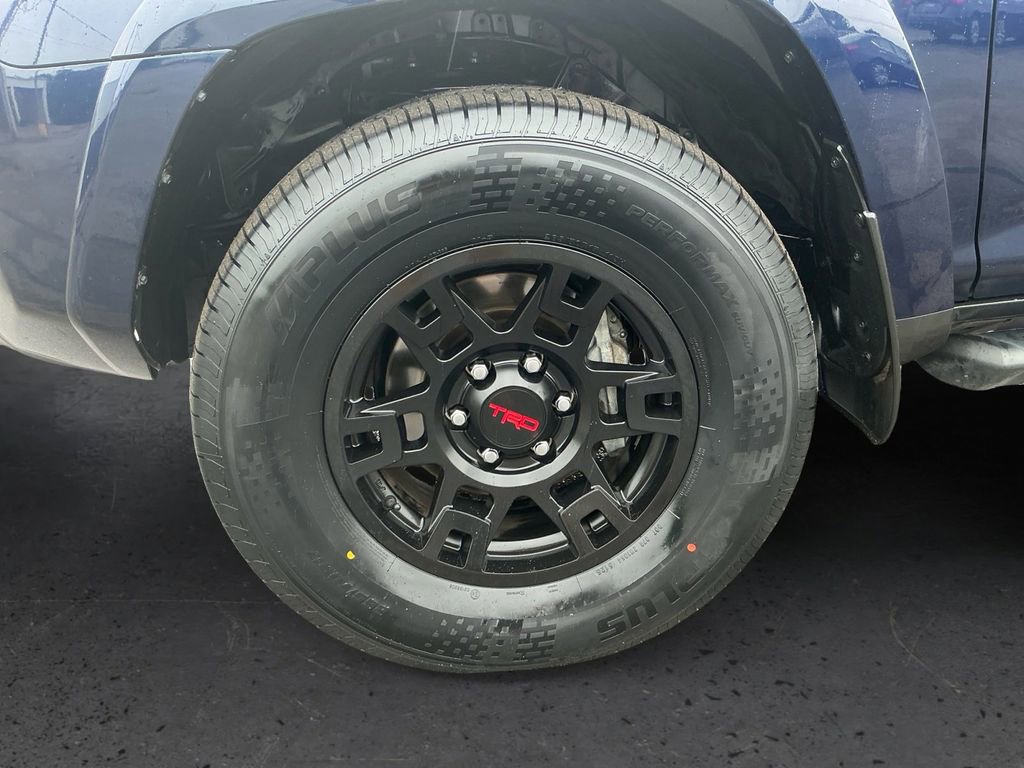 Used 2022 Toyota 4Runner TRD Off-Road AWD/4WD image 13