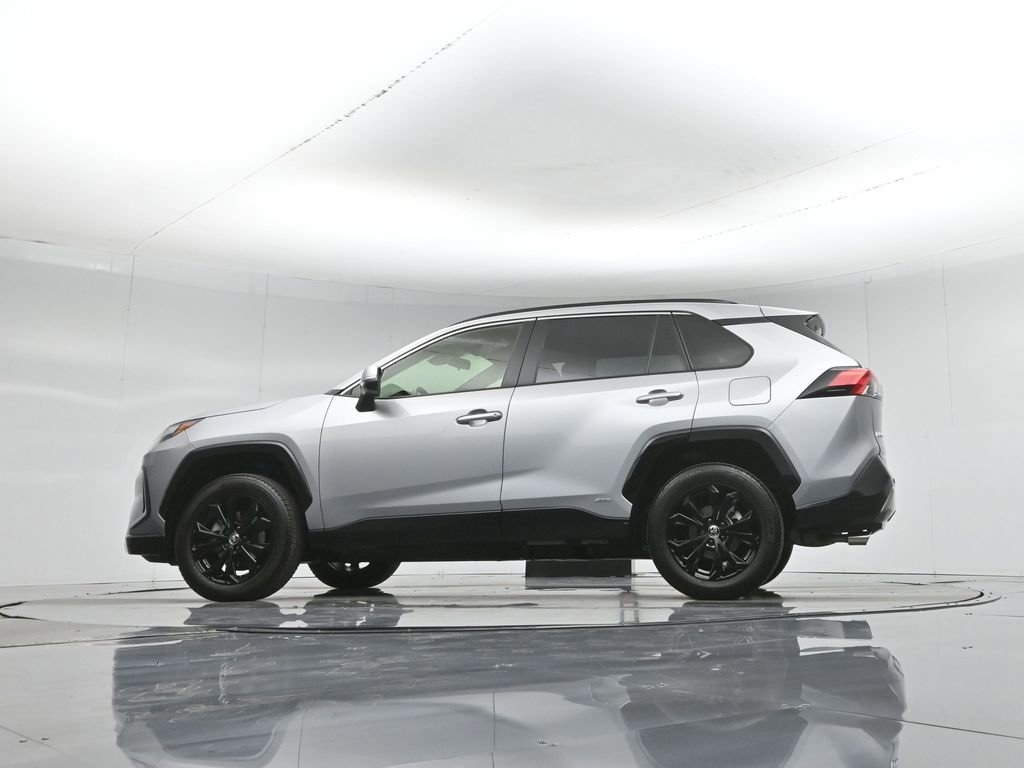 Used 2025 Toyota RAV4 SE image 55