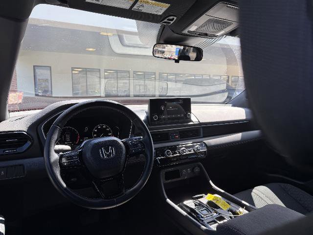 Used 2023 Honda Pilot Sport image 4