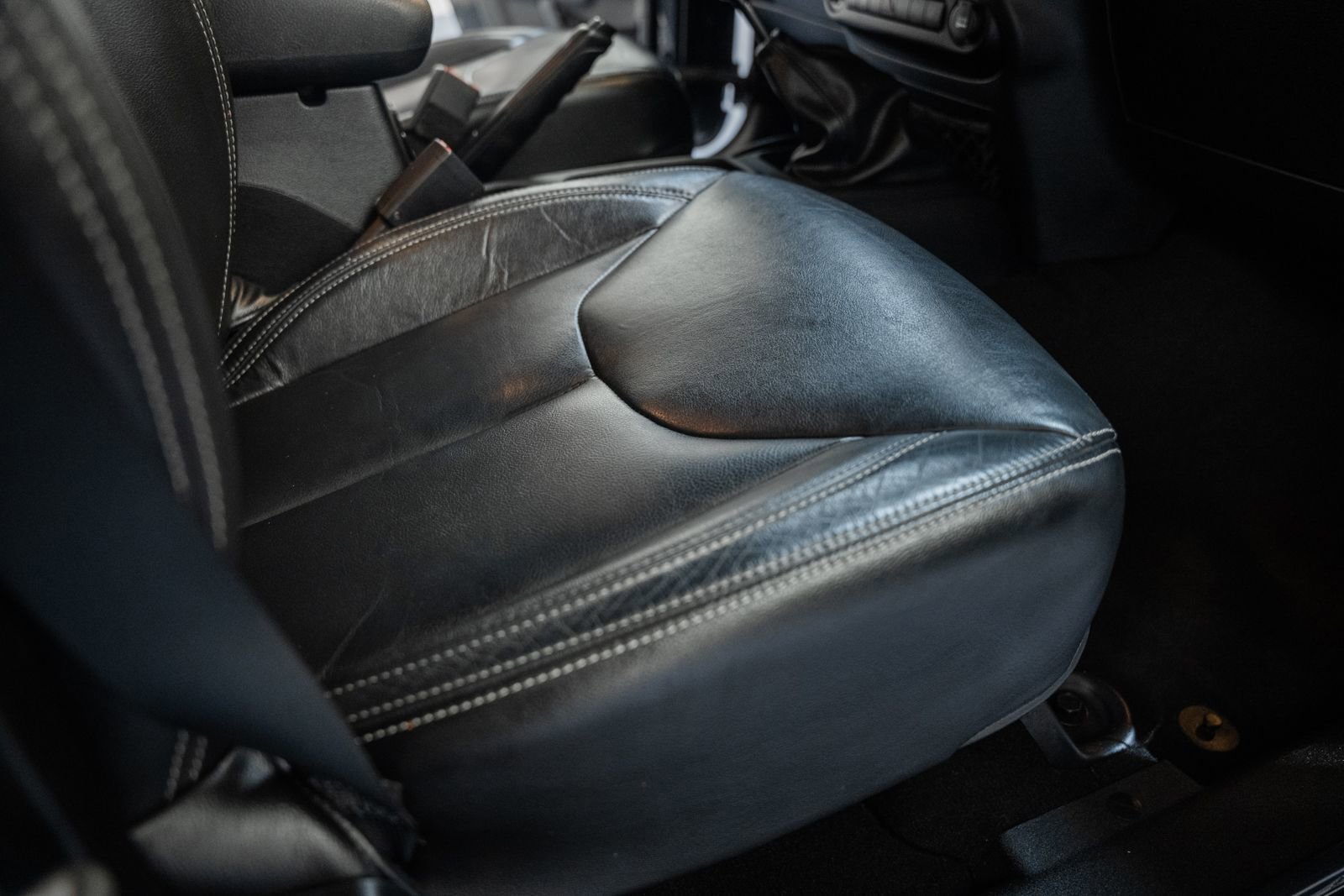 Used 2017 Jeep Wrangler Unlimited Rubicon w/ Connectivity Group image 41