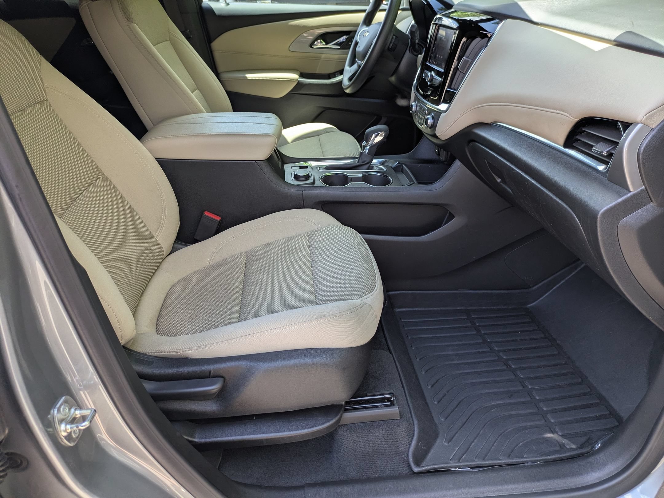 Used 2023 Chevrolet Traverse LS FWD image 35