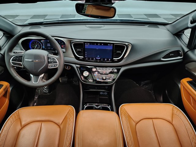 Used 2024 Chrysler Pacifica Pinnacle FWD image 36