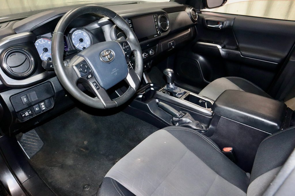 Used 2020 Toyota Tacoma TRD Off-Road image 24
