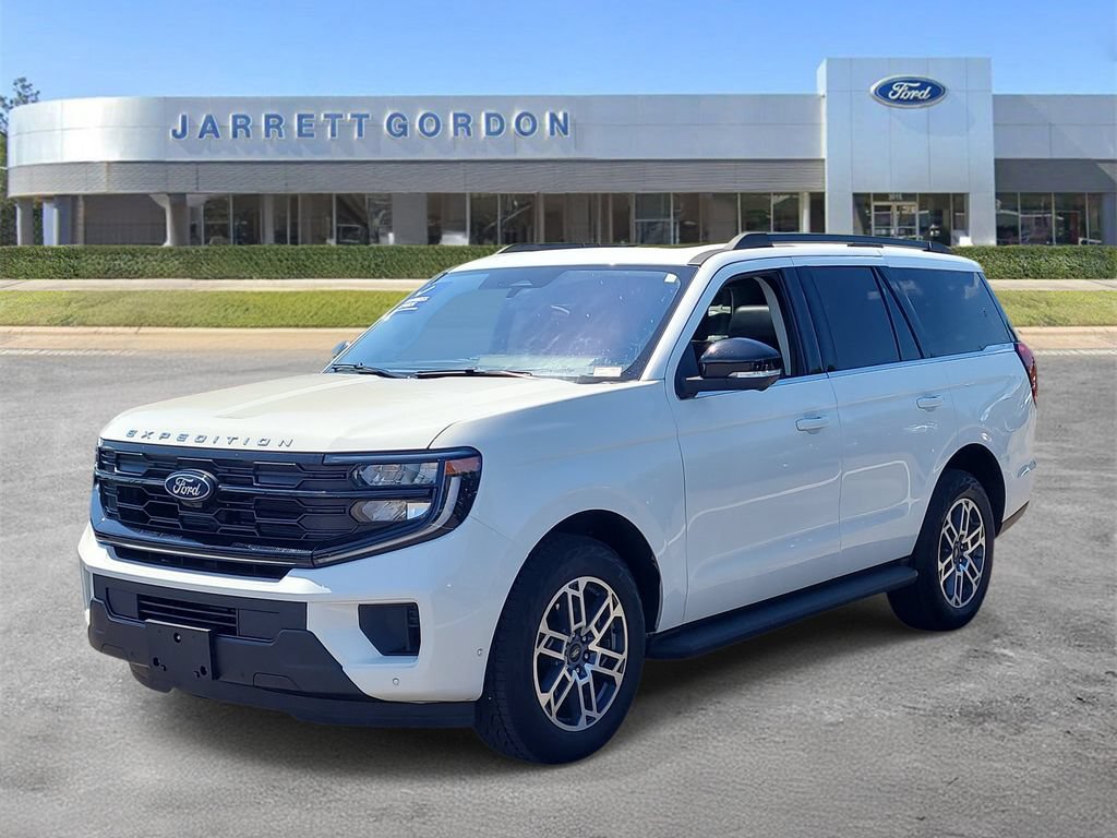 Certified 2025 Ford Expedition Active AWD/4WD image 2