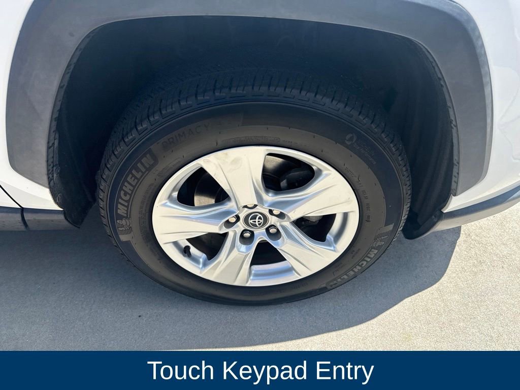 Used 2020 Toyota RAV4 XLE w/ Convenience Package FWD image 9
