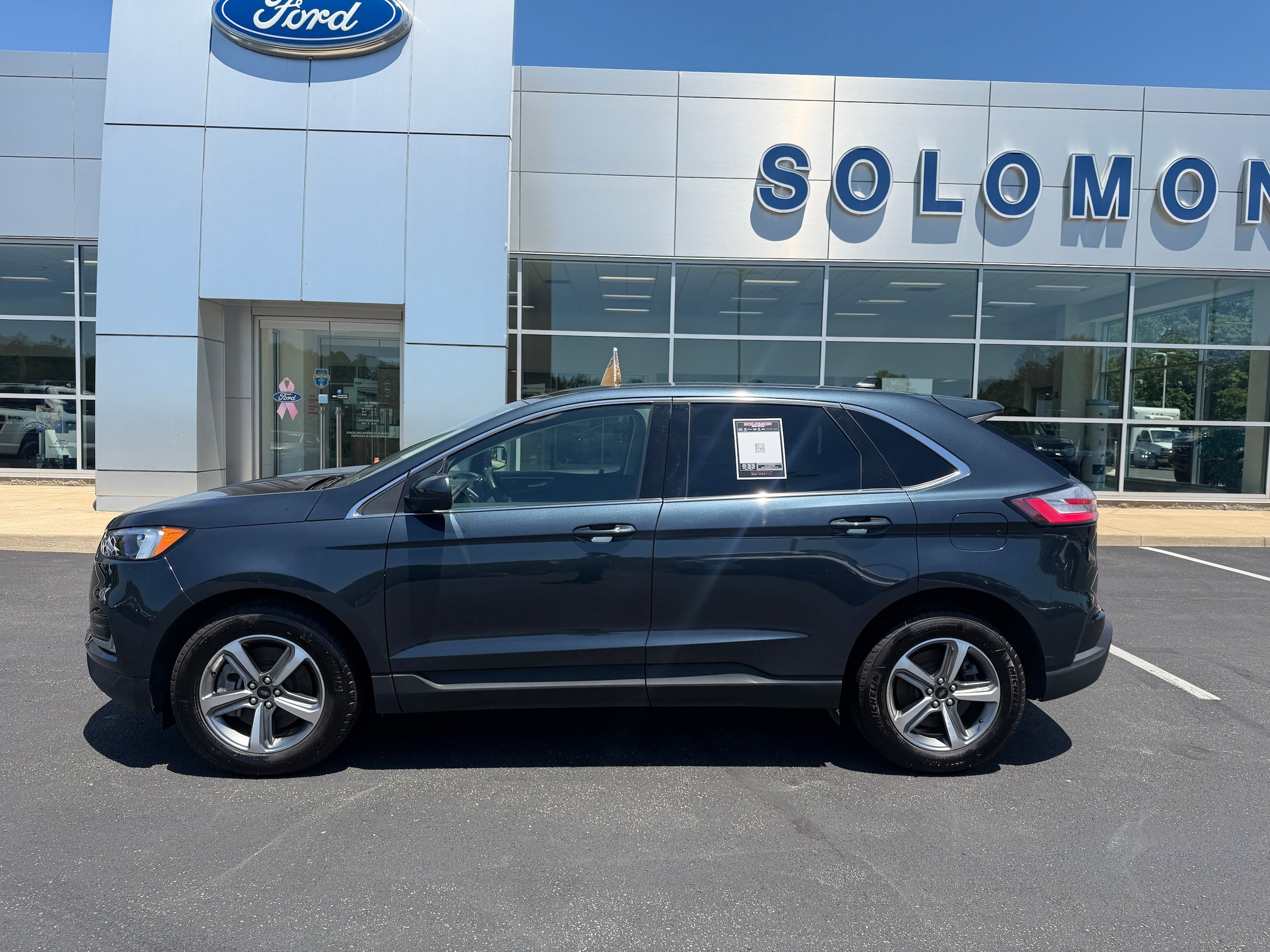 Certified 2024 Ford Edge SEL w/ Convenience Package AWD/4WD image 9