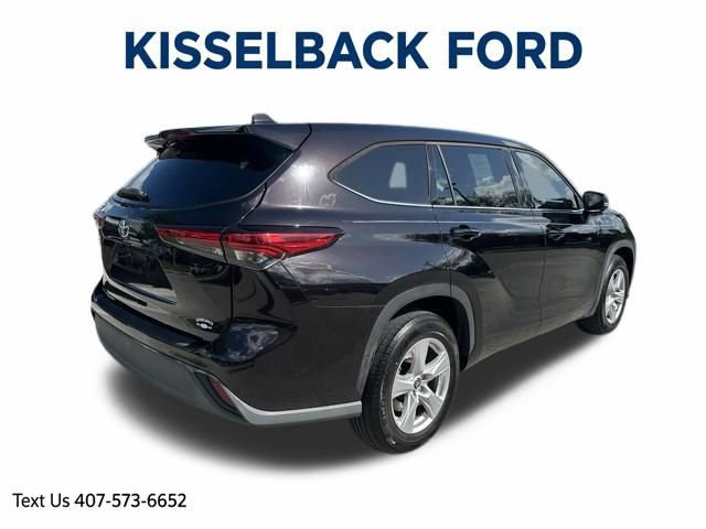Used 2020 Toyota Highlander L FWD image 3