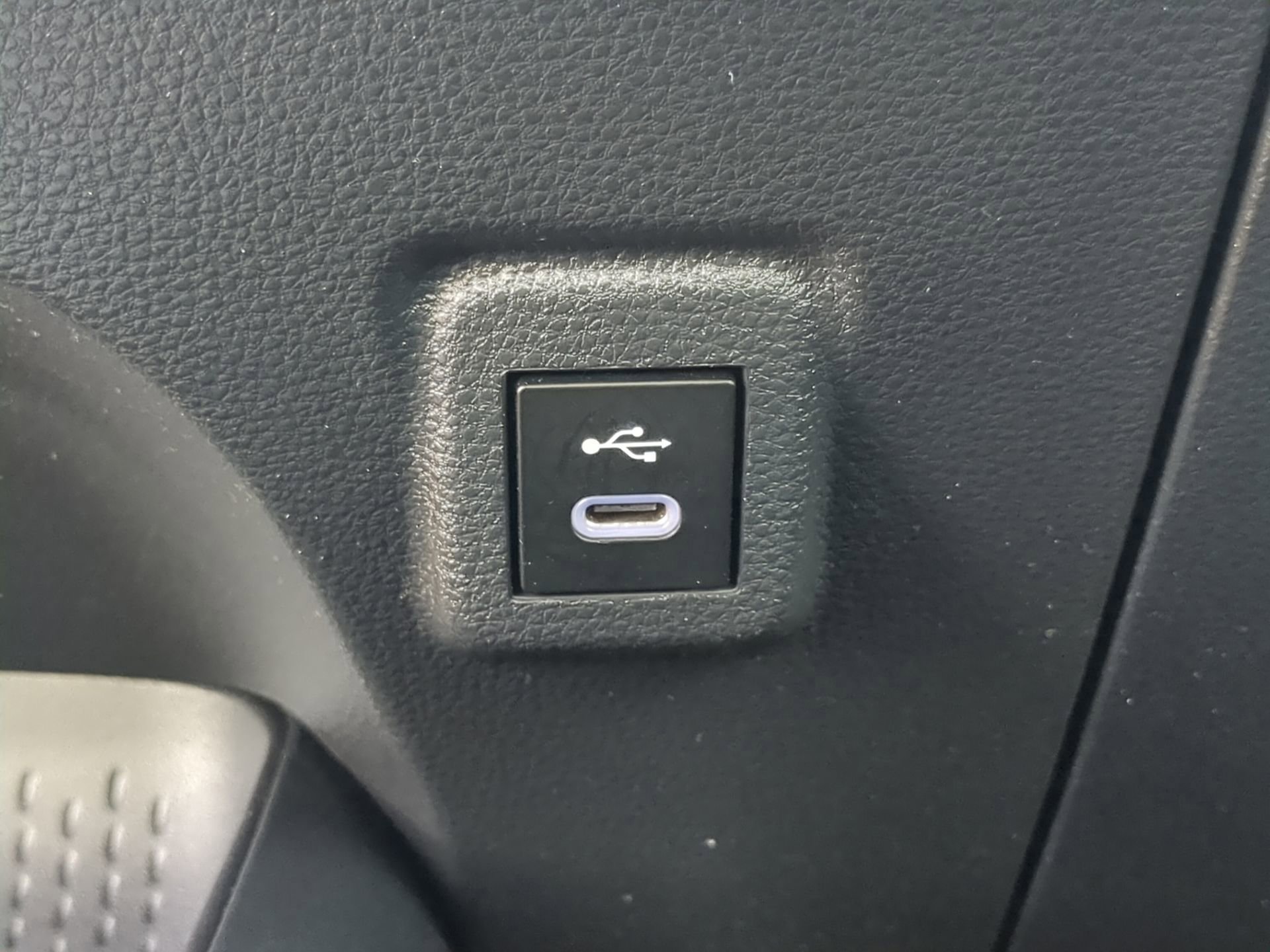 Used 2024 Toyota Corolla SE image 24