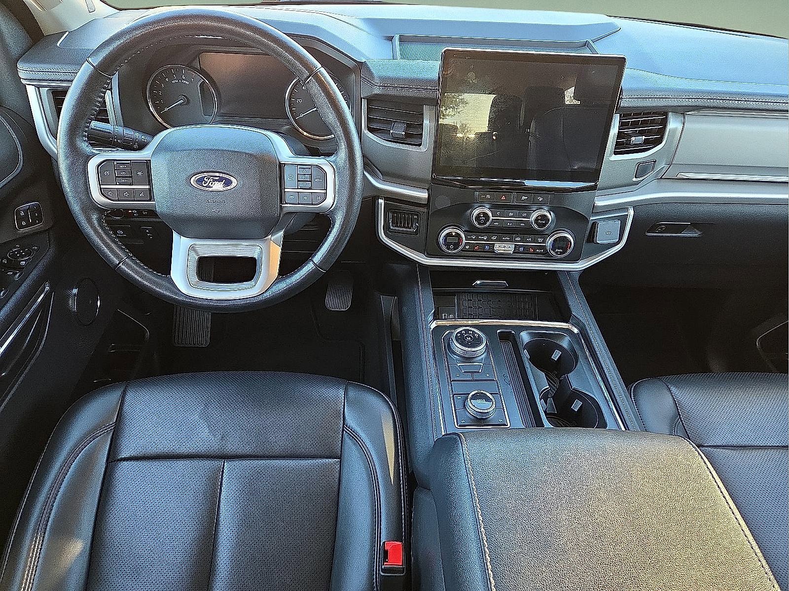 Certified 2024 Ford Expedition XLT image 12