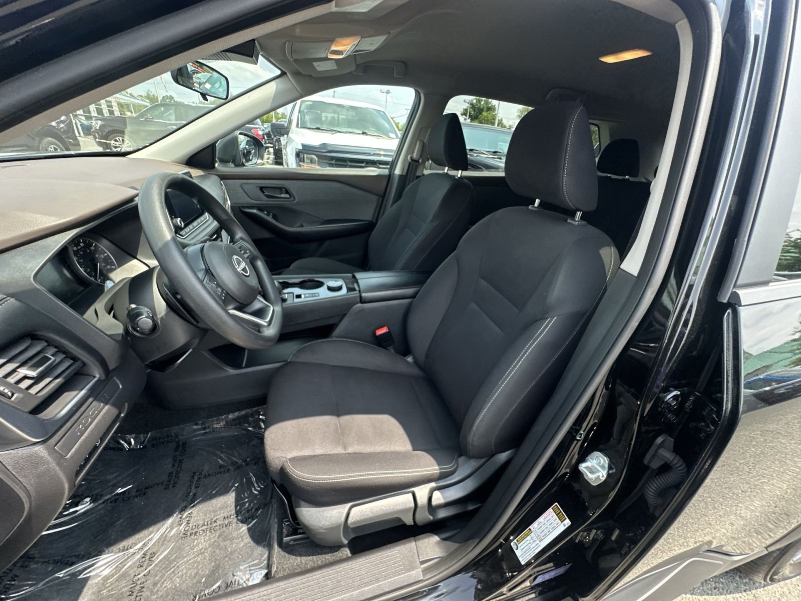 Used 2023 Nissan Rogue S AWD/4WD image 21