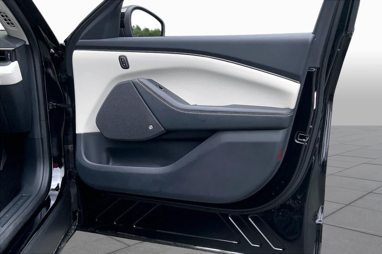 Certified 2024 Ford Mustang Mach-E Premium RWD image 21