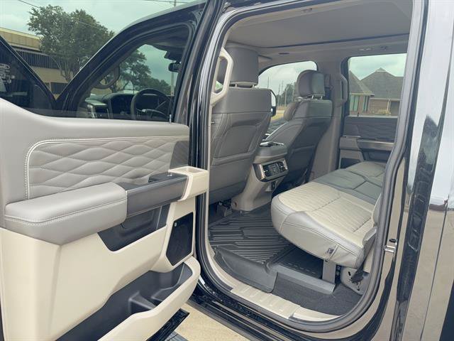 Certified 2025 Ford F250 Platinum w/ Platinum Plus Package AWD/4WD image 7