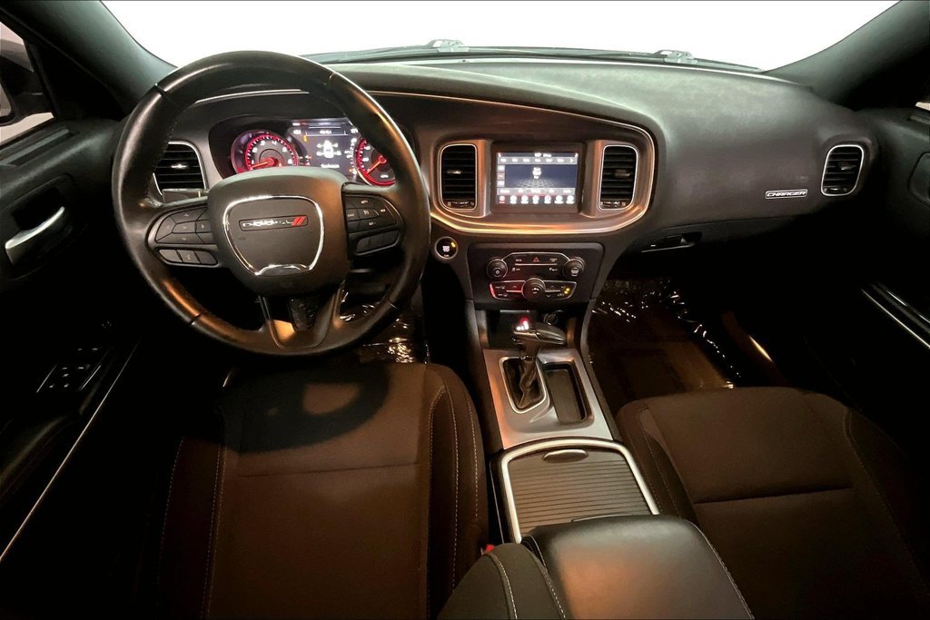 Used 2020 Dodge Charger SXT RWD image 15
