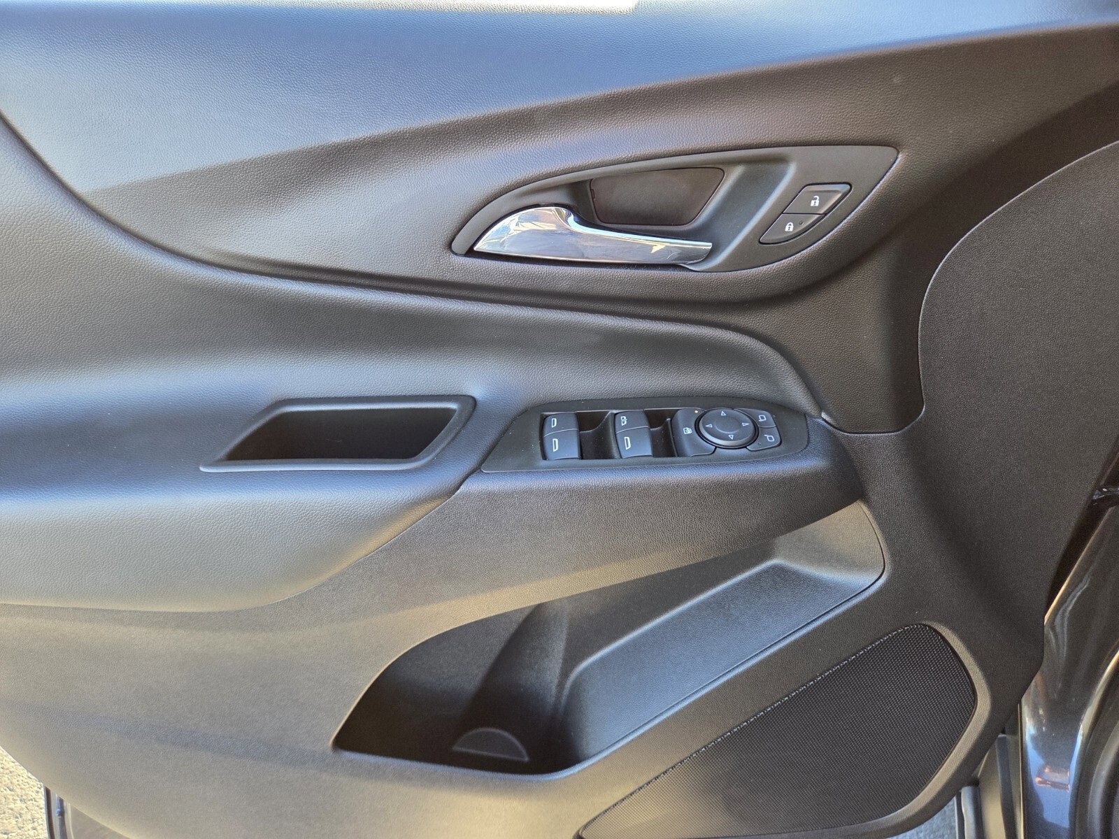 Used 2023 Chevrolet Equinox LT image 17