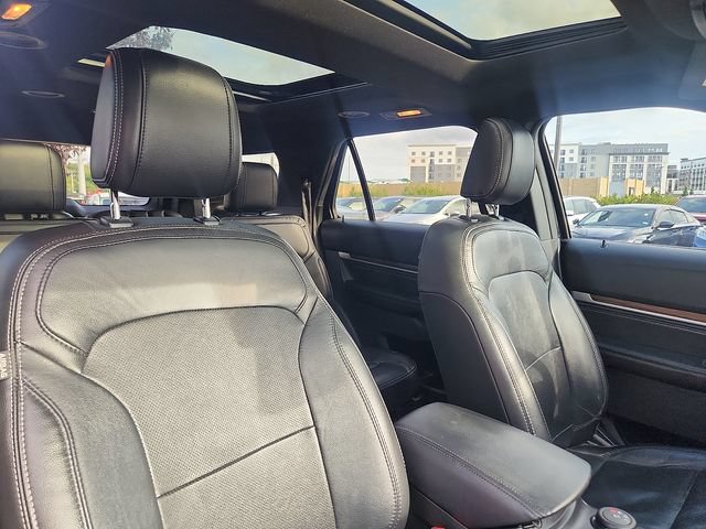 Certified 2018 Ford Explorer Limited w/ Equipment Group 301A AWD/4WD image 34