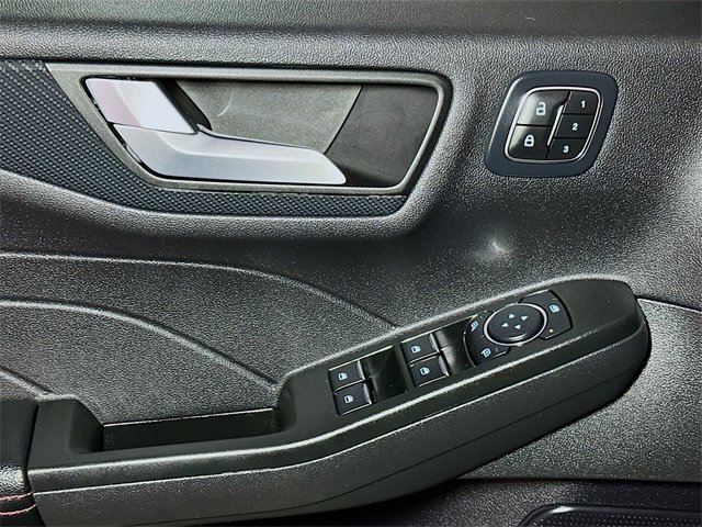 Certified 2024 Ford Escape ST-Line Select w/ Tech Pack #2 image 15