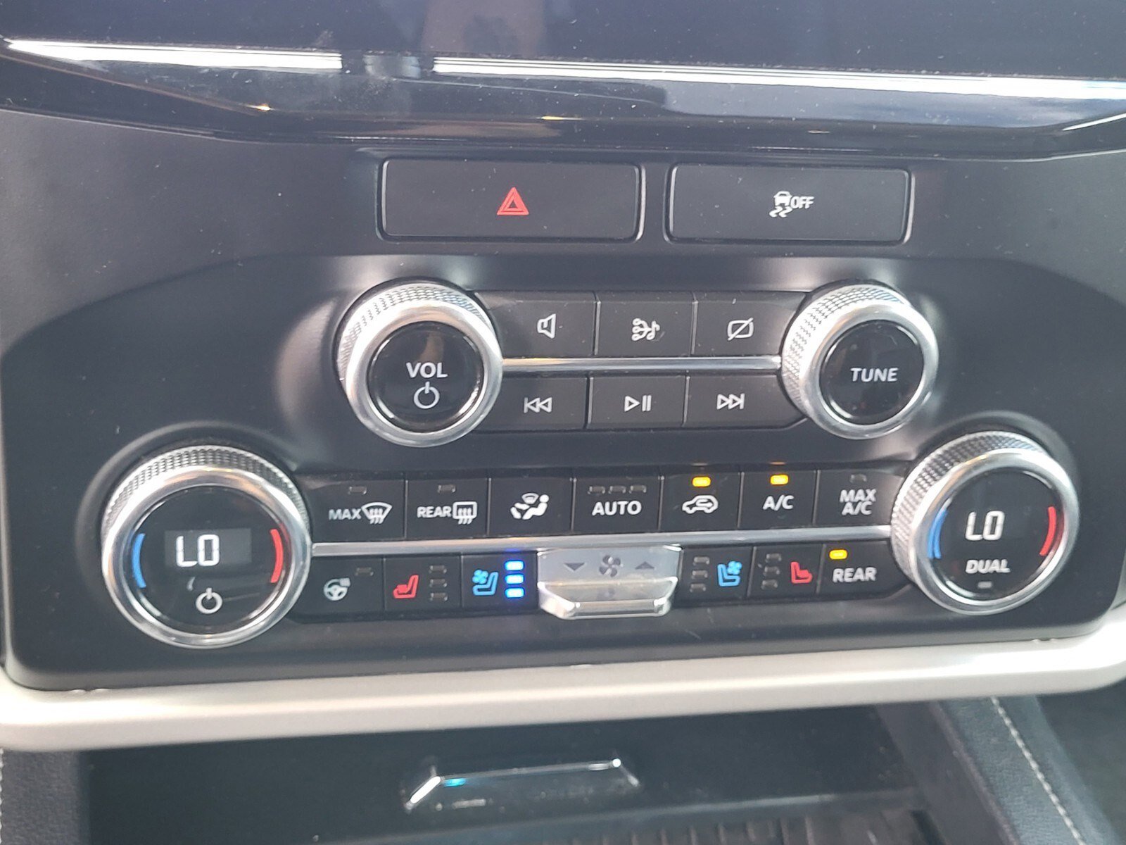 Certified 2023 Ford Expedition XLT RWD image 22