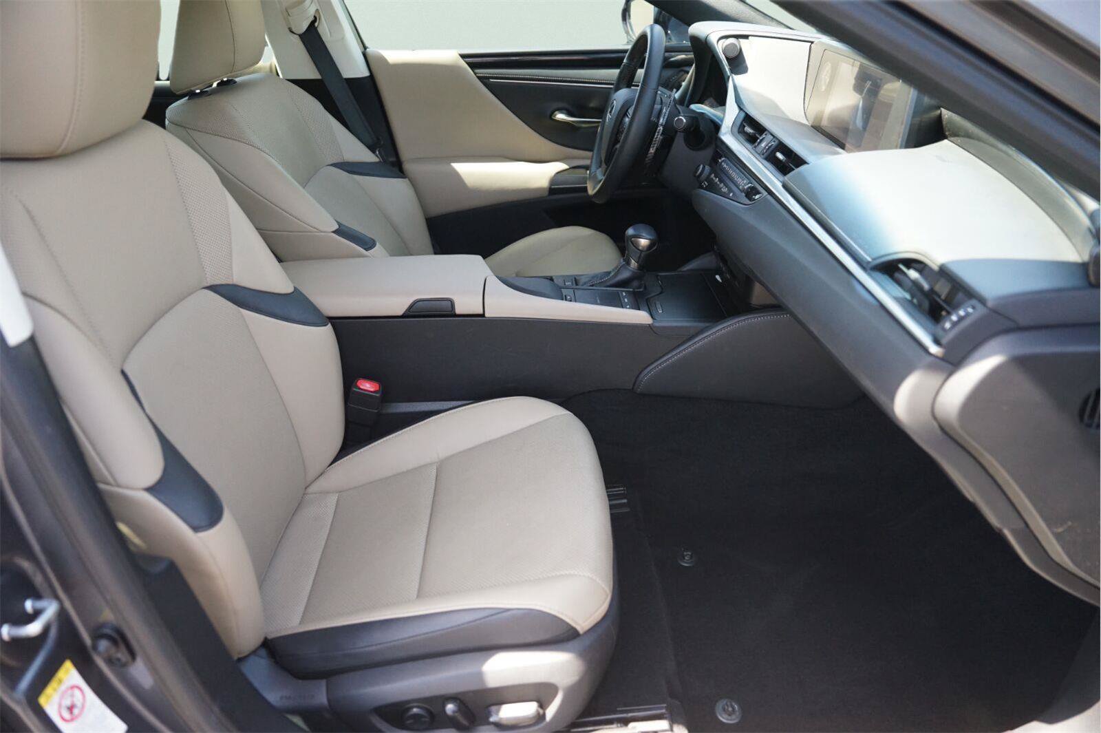 Used 2019 Lexus ES 350 w/ Accessory Package 2 FWD image 19