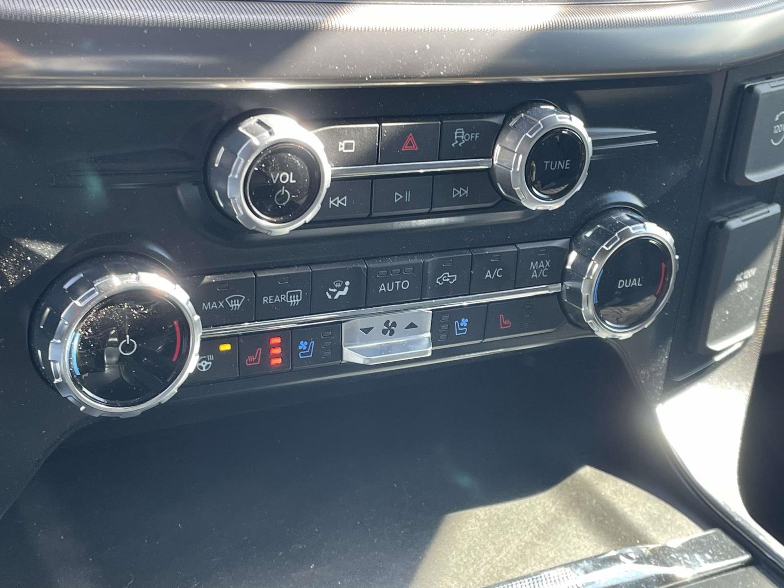 Certified 2025 Ford F150 Platinum w/ Equipment Group 703A Plus image 20