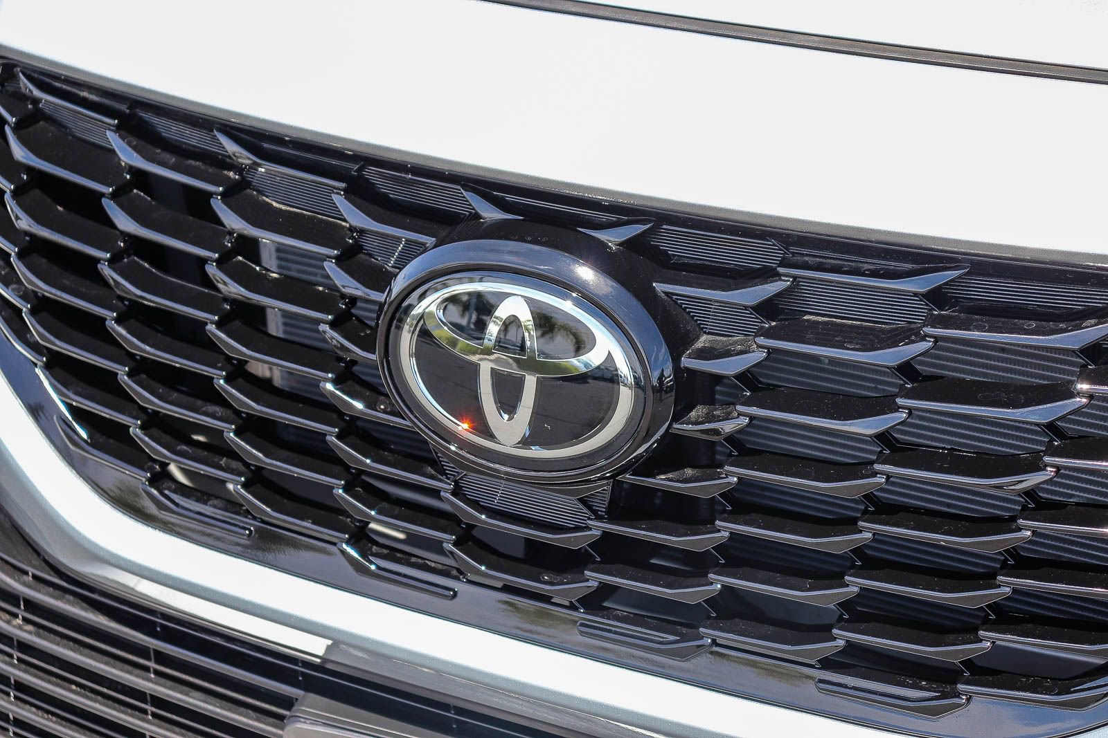 Used 2021 Toyota Highlander XSE FWD image 11