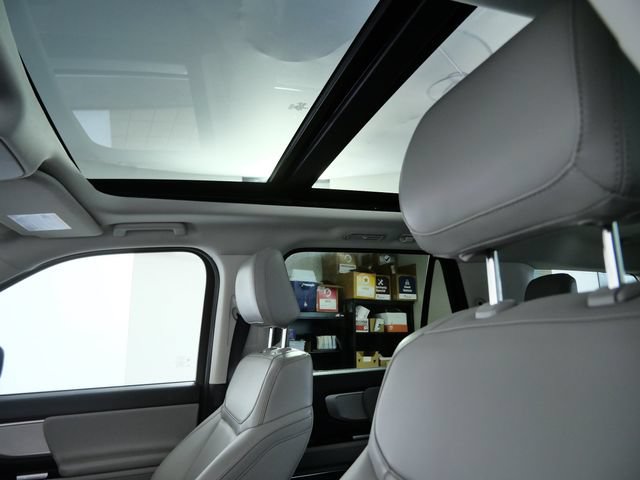 Certified 2025 Ford Expedition Active AWD/4WD image 18
