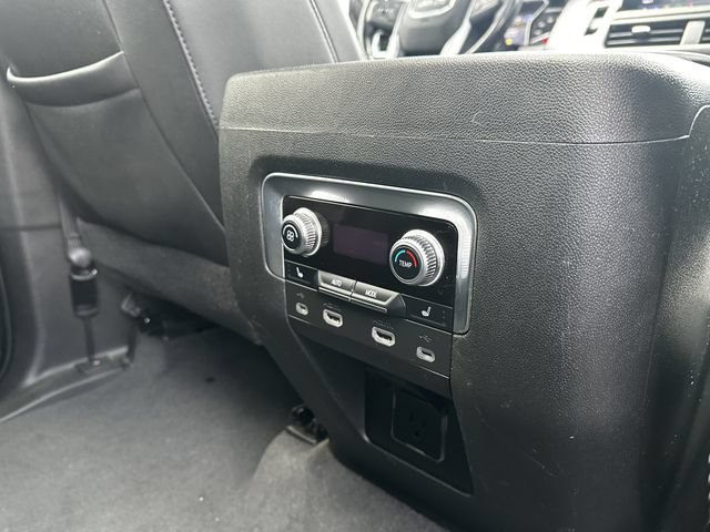 Used 2021 GMC Yukon XL SLT w/ SLT Luxury Plus Package AWD/4WD image 38