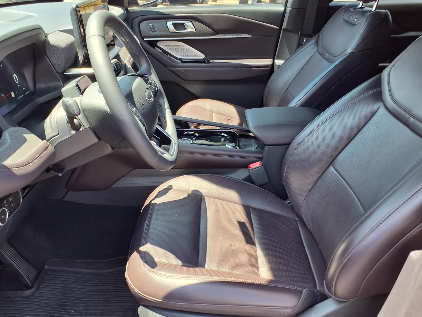 Certified 2025 Ford Explorer Platinum RWD image 14