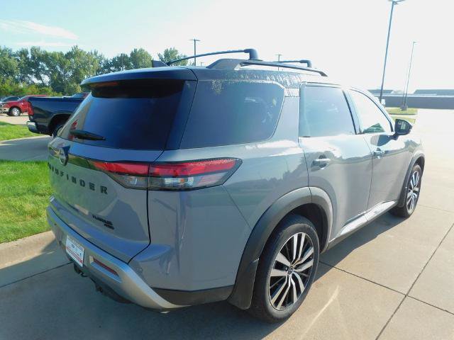 Used 2024 Nissan Pathfinder Platinum AWD/4WD image 10