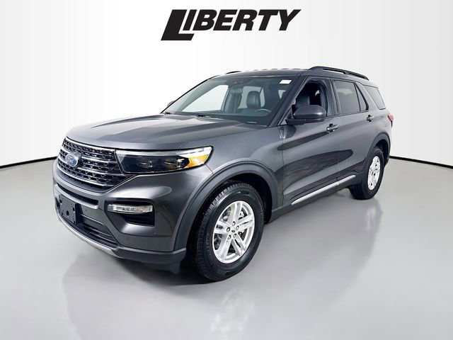Certified 2020 Ford Explorer XLT w/ Equipment Group 202A image 3