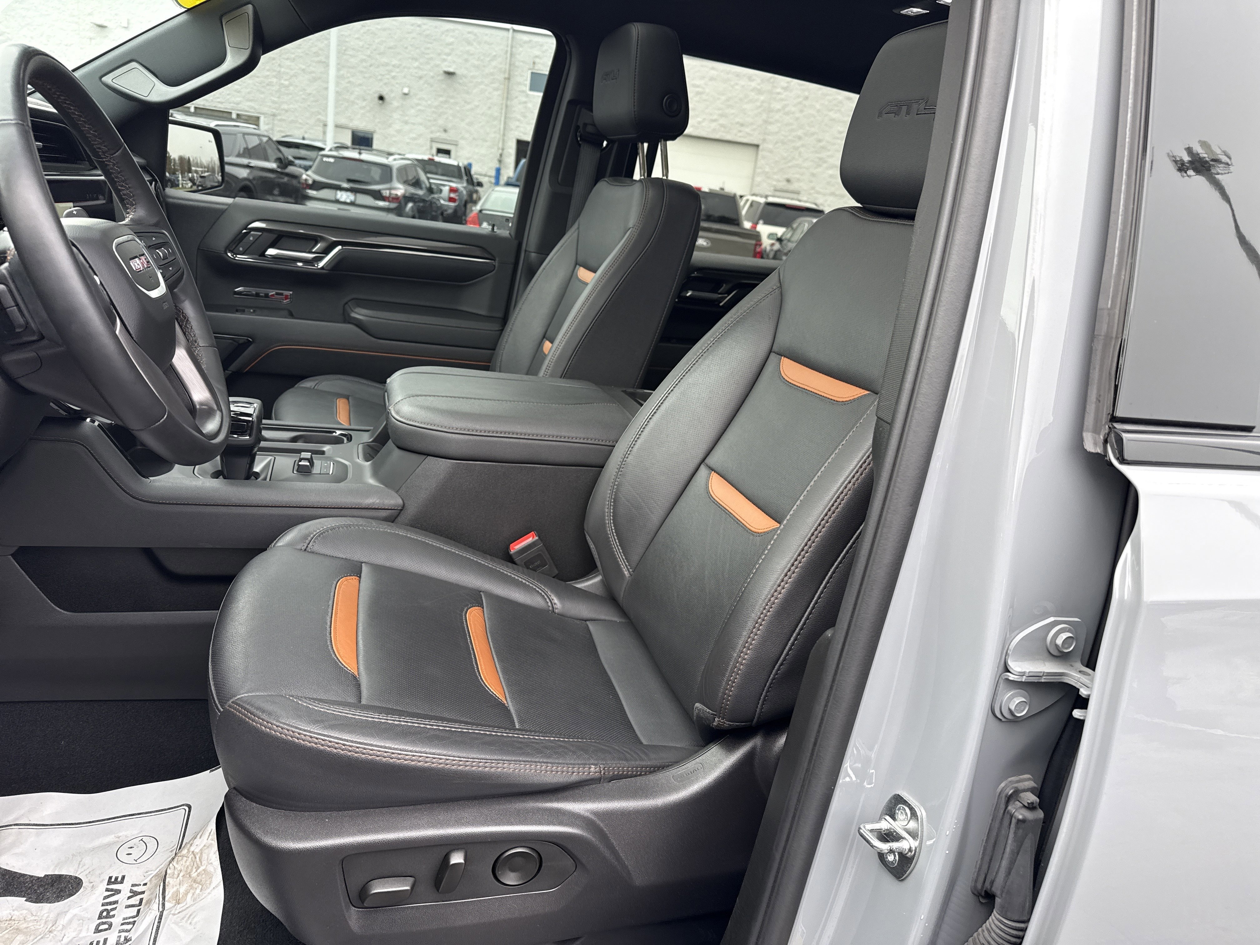 Used 2024 GMC Sierra 1500 AT4 w/ Technology Package image 21