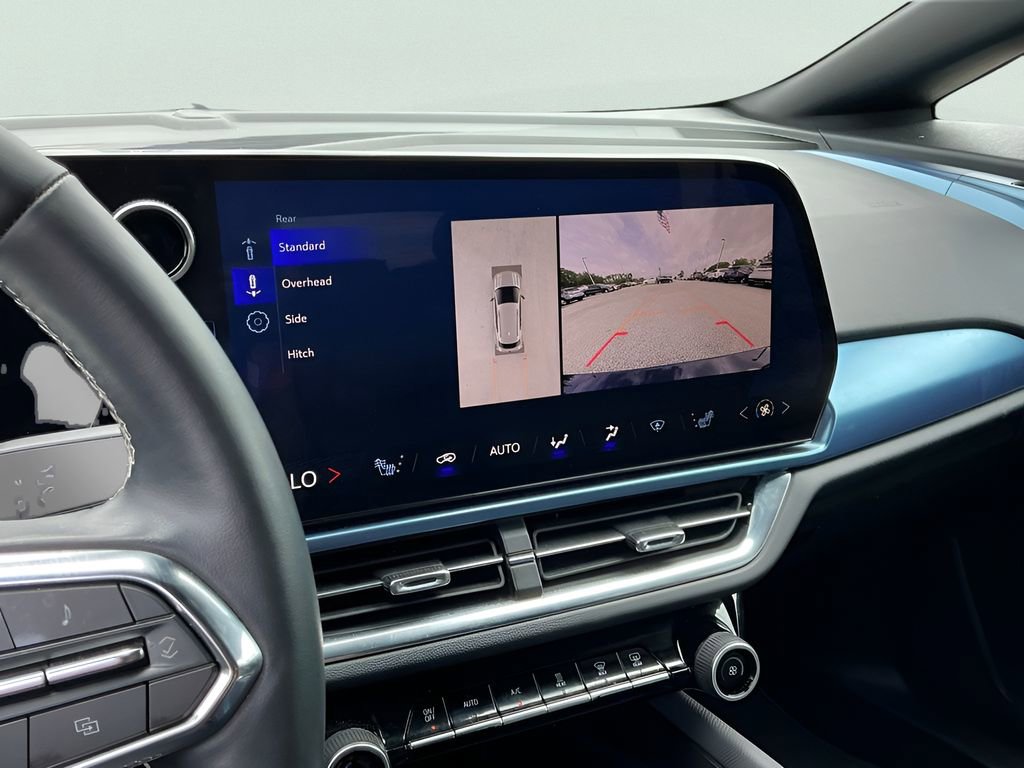 Used 2025 Chevrolet Equinox EV LT w/ Convenience Package image 33