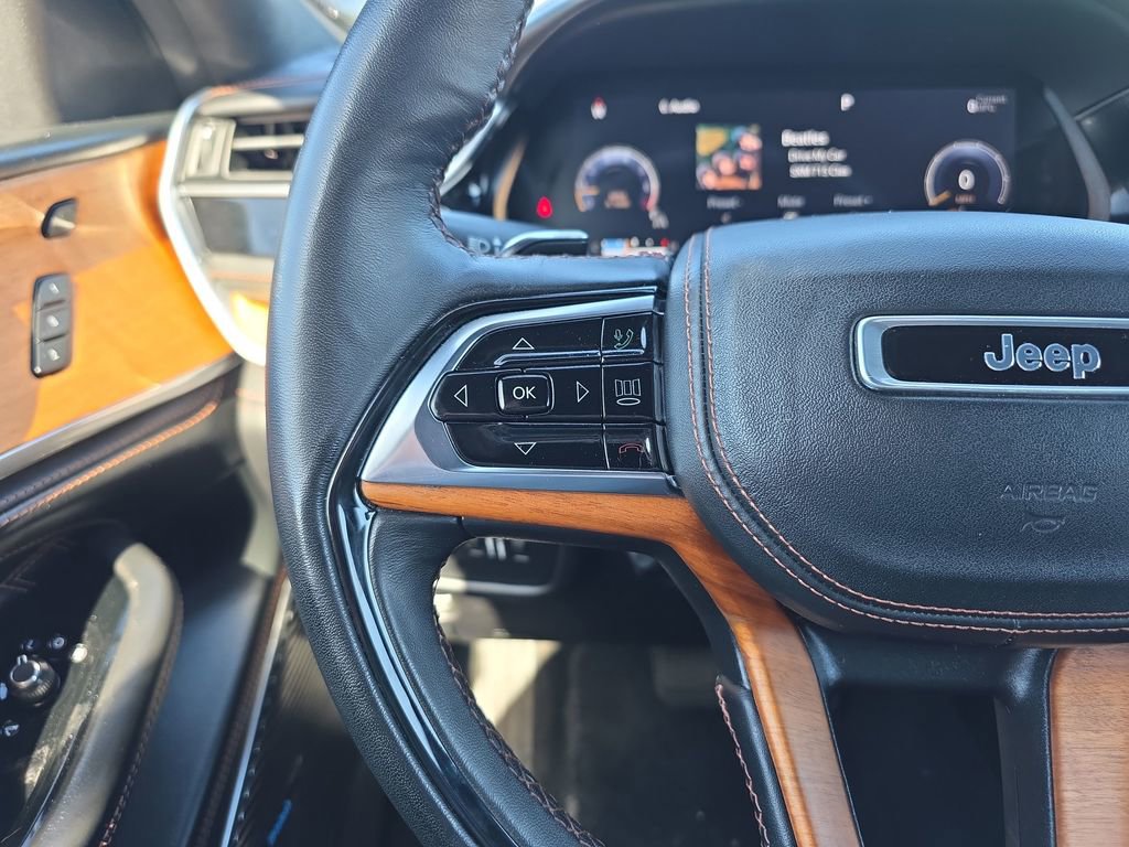 Used 2023 Jeep Grand Cherokee L Summit AWD/4WD image 30