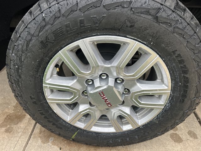 Used 2023 GMC Sierra 2500 SLT AWD/4WD image 11