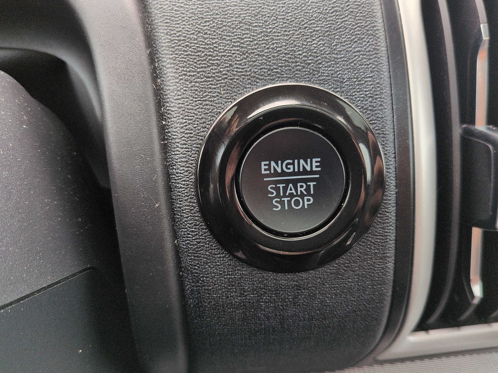Certified 2025 Ford Expedition Active AWD/4WD image 19