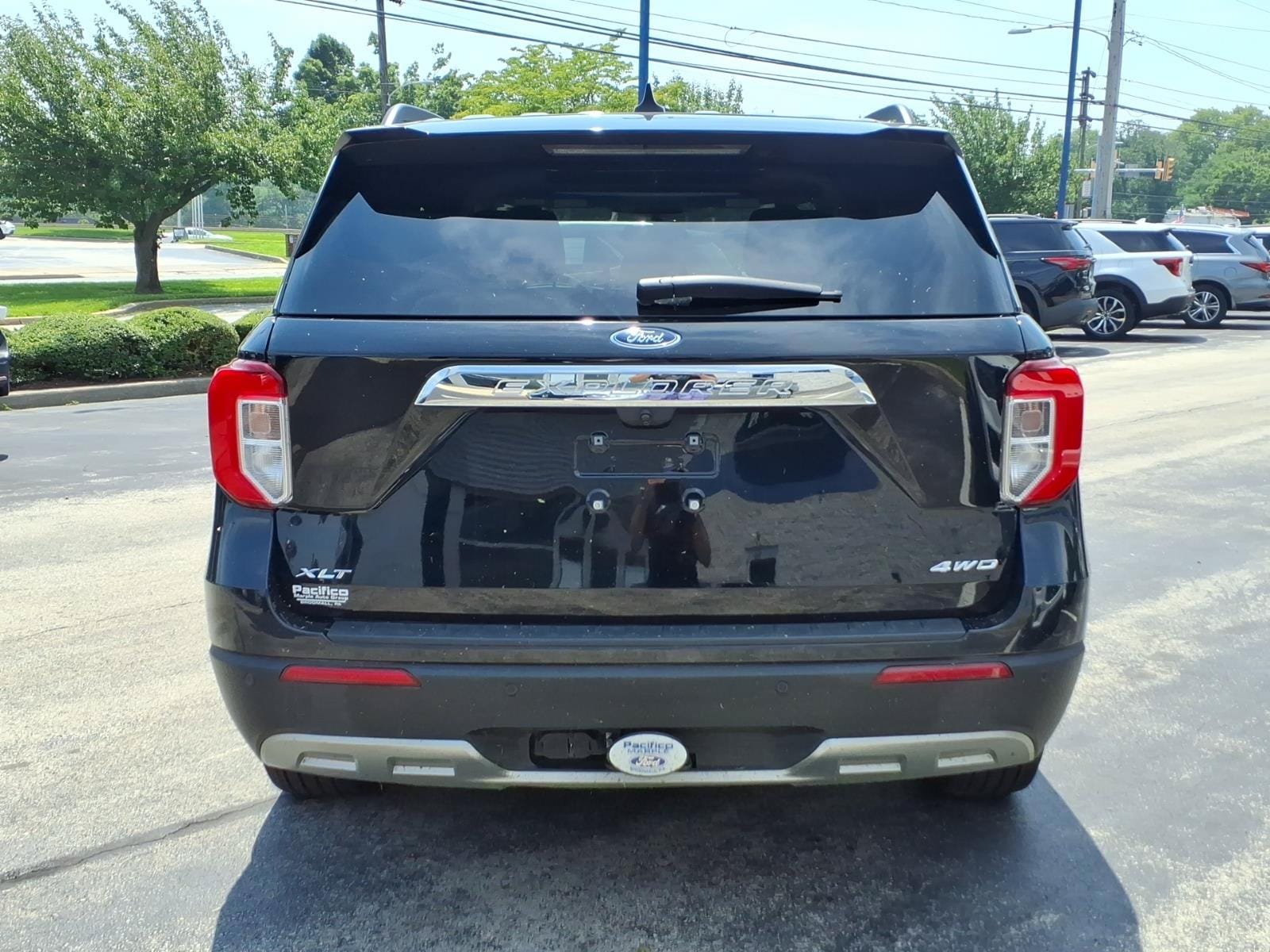 Certified 2024 Ford Explorer XLT w/ Equipment Group 202A AWD/4WD image 5