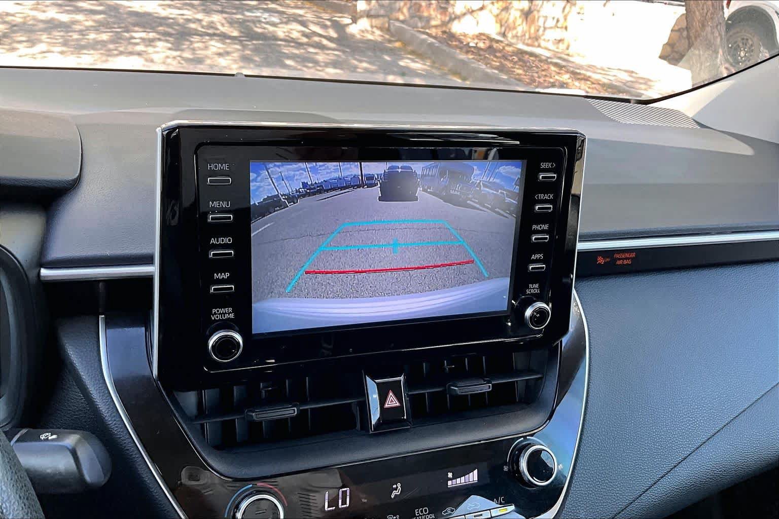 Used 2020 Toyota Corolla LE FWD image 26