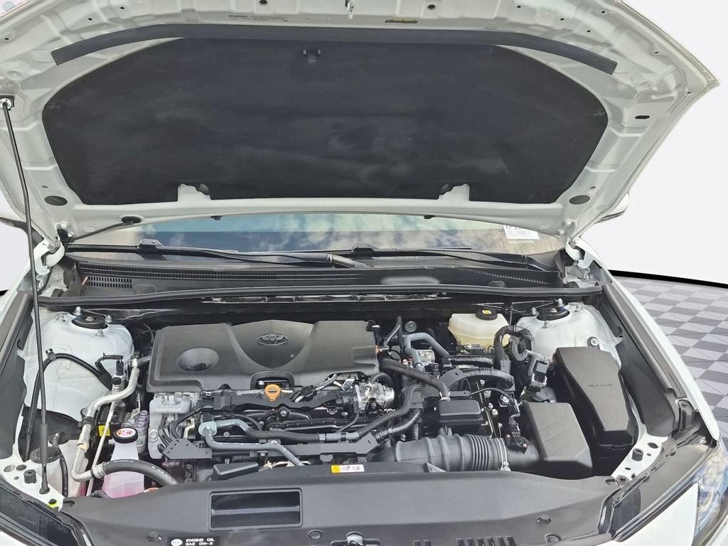 Used 2025 Toyota Camry SE FWD image 29