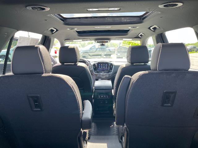 Used 2023 Chevrolet Traverse Premier FWD image 28