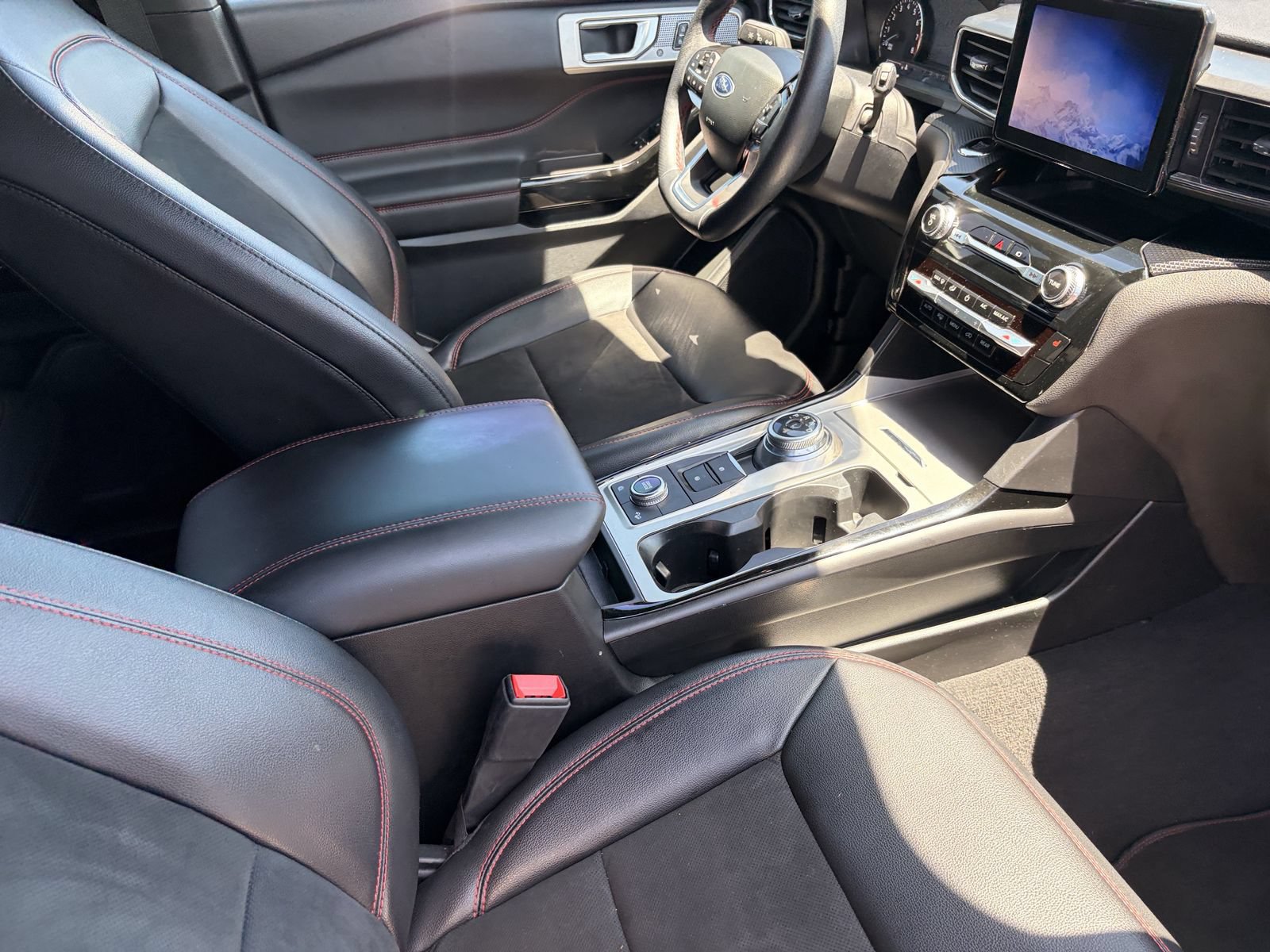 Certified 2023 Ford Explorer ST-Line AWD/4WD image 10