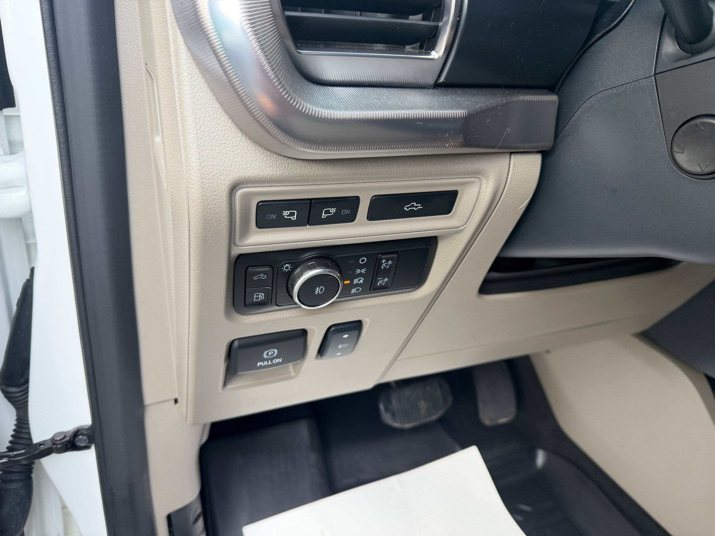 Certified 2024 Ford F150 Platinum w/ Equipment Group 703A Plus AWD/4WD image 18