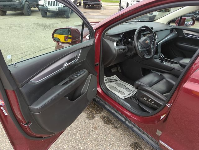 Used 2017 Cadillac XT5 Premium Luxury w/ LPO, Wheel Lock Package image 9