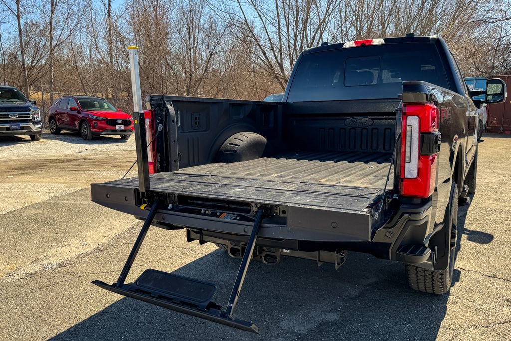 Certified 2024 Ford F250 Platinum w/ FX4 Off-Road Package AWD/4WD image 29
