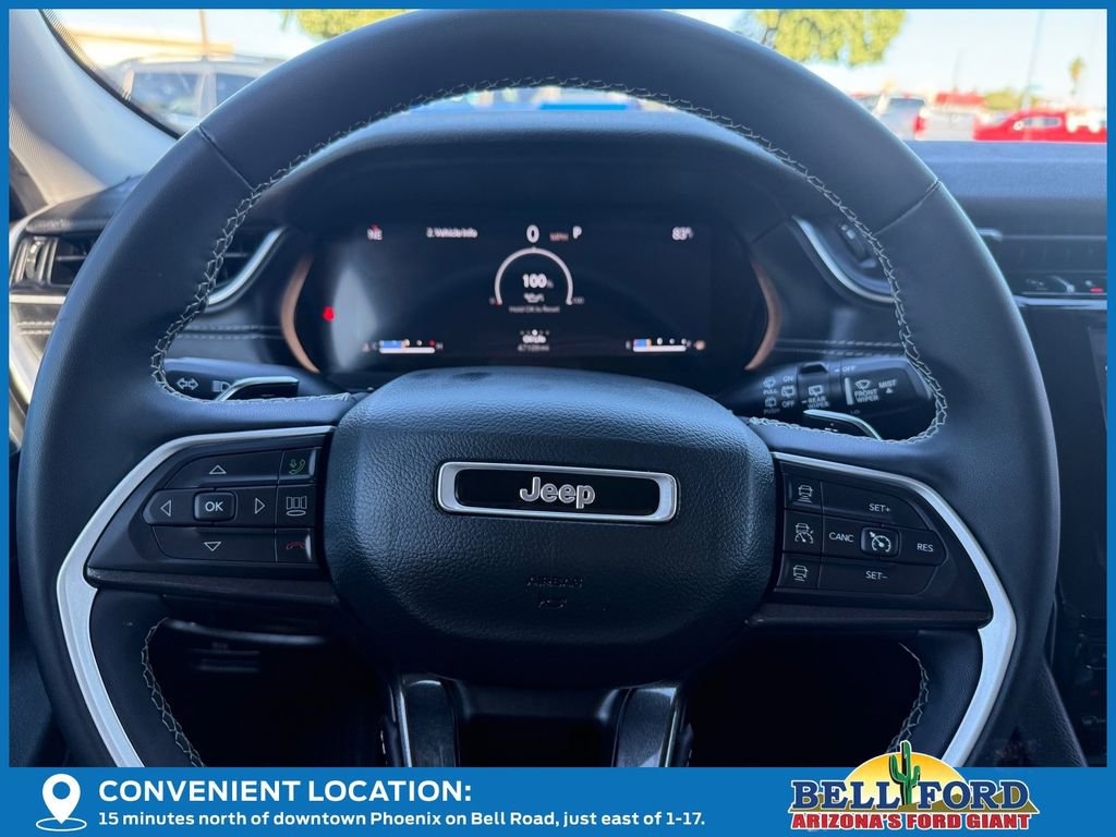 Used 2023 Jeep Grand Cherokee L Laredo image 27