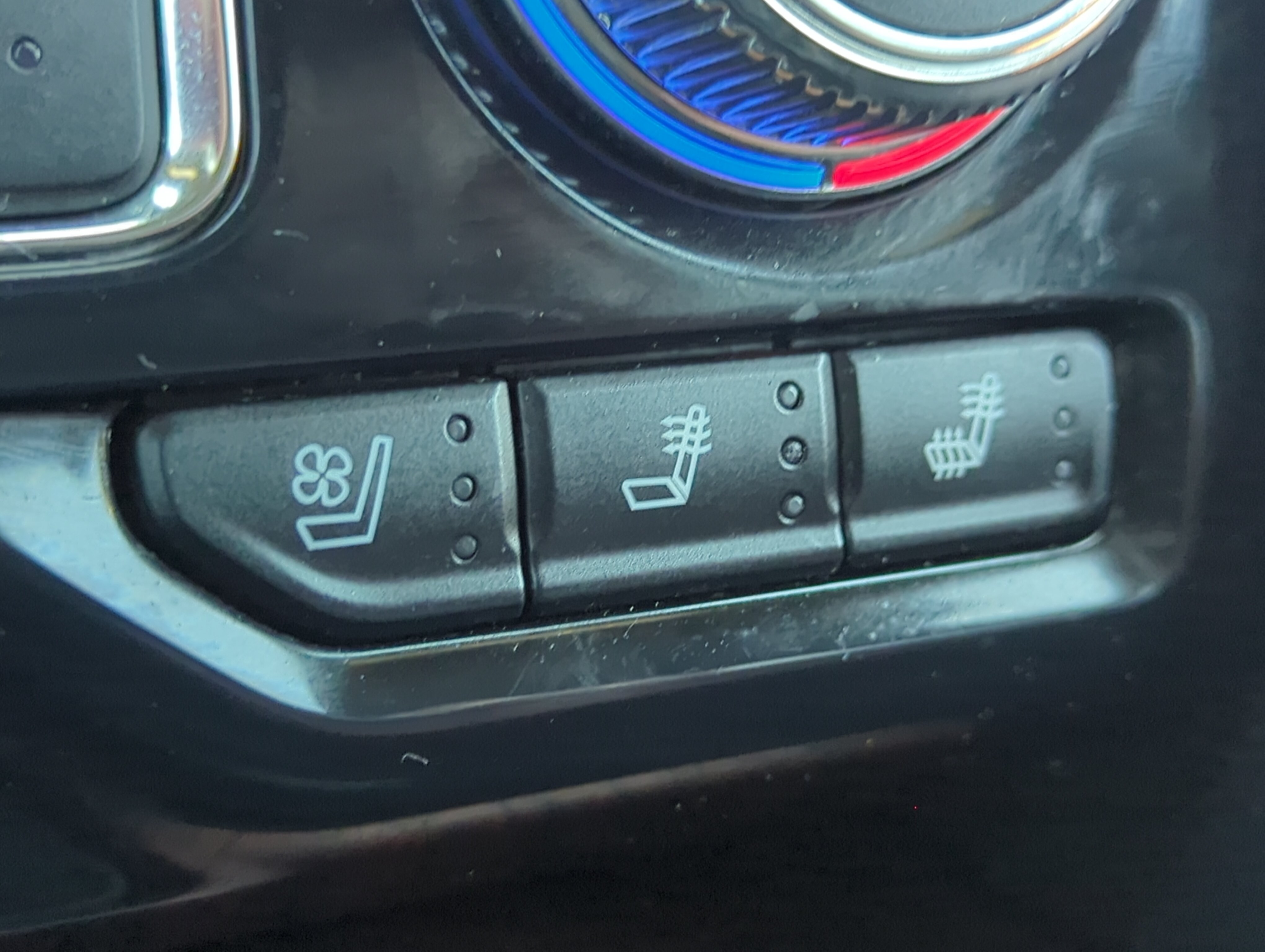 Used 2023 GMC Yukon XL Denali Ultimate AWD/4WD image 22
