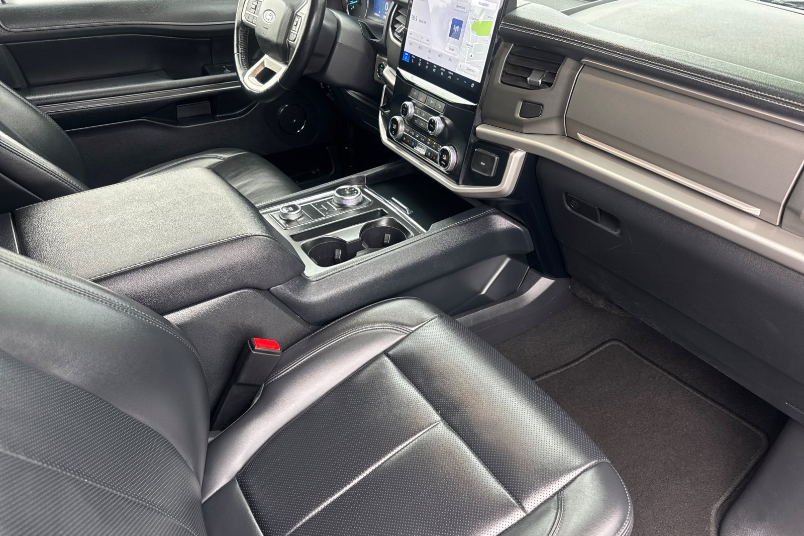 Certified 2024 Ford Expedition XLT AWD/4WD image 9