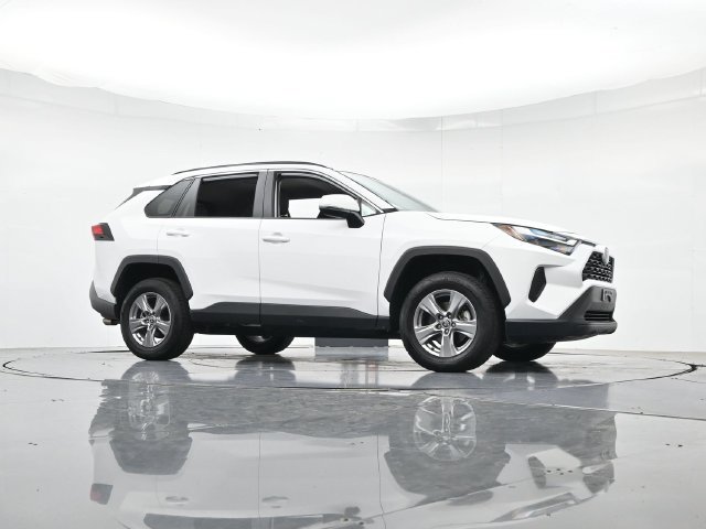 Used 2024 Toyota RAV4 XLE FWD image 35