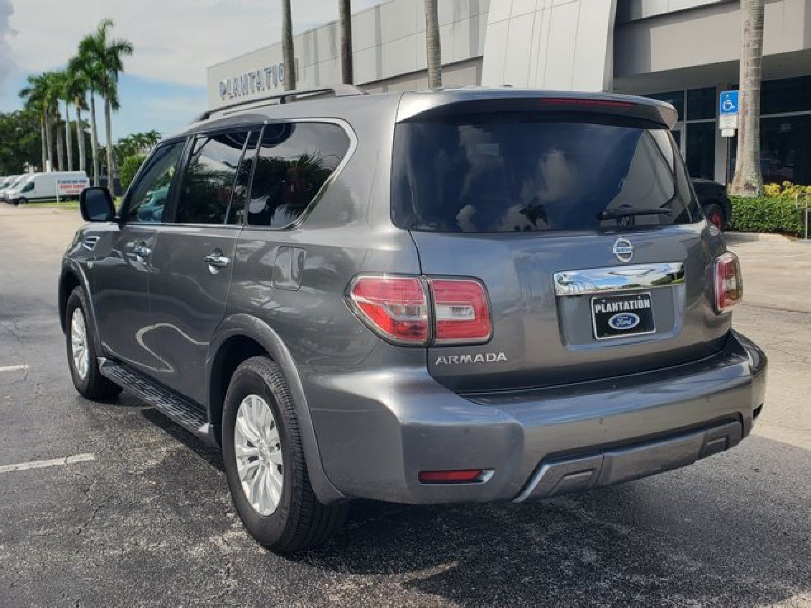 Used 2019 Nissan Armada SV w/ Driver Package RWD image 5