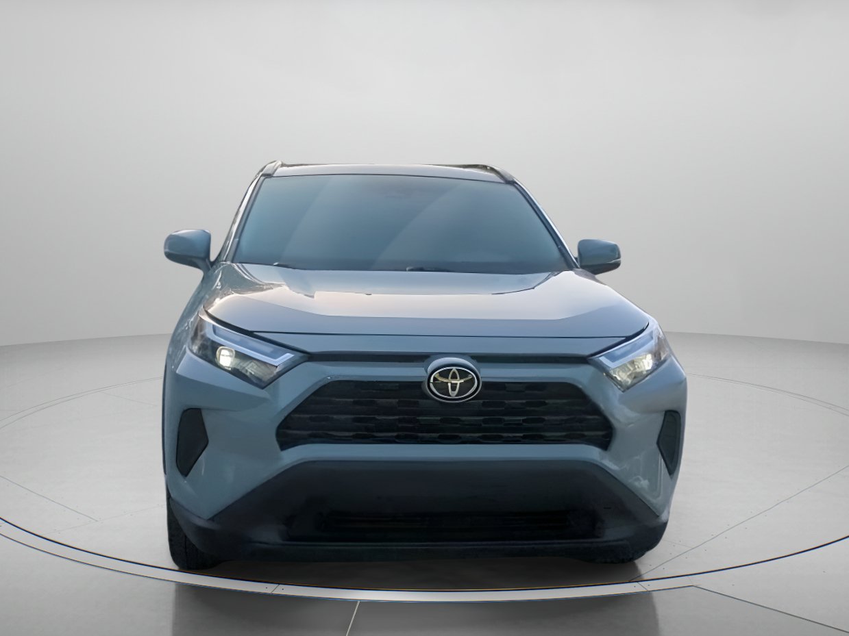 Used 2022 Toyota RAV4 XLE w/ Convenience Package FWD image 7
